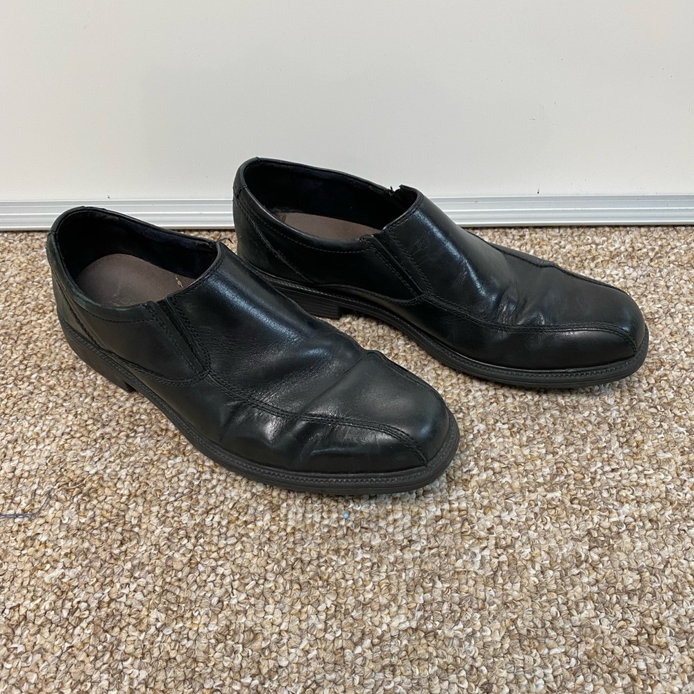 Black Bostonian slip on dress shoes 10.5US